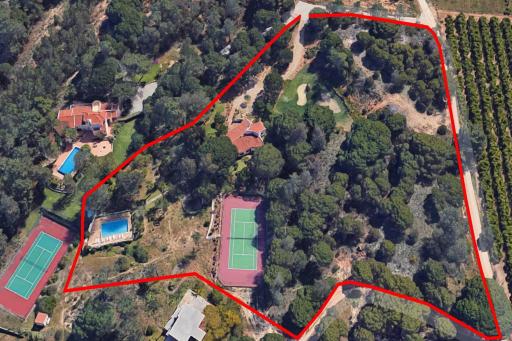 Fantastic vacation getaway, Private Tennis Court Golf Practice Facility - Housity
