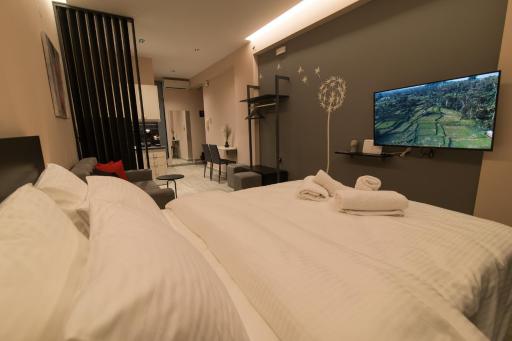 Elegant Studio - Housity
