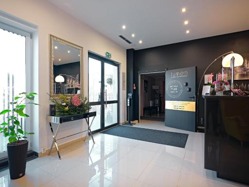 Aparthotel Lumen - Housity