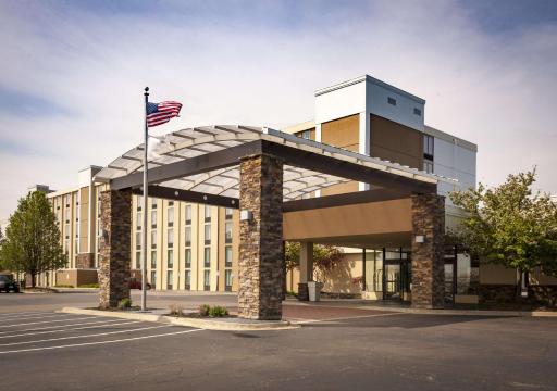 Best Western Plus Strongsville Cleveland - Housity
