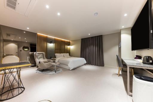 Hotel Lium - Housity