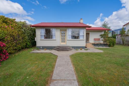Rustlein Cottage - Te Anau Holiday Home - Housity