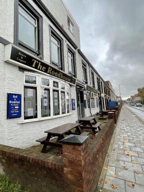 The Roadhouse Hotel - Housity
