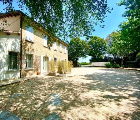 Il Bianconiglio R&B - Housity