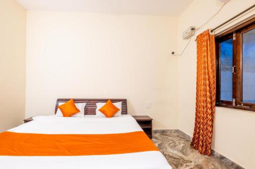 Nestle, 1BHK w pool w WIFI close to the beach by Roamhome - Housity