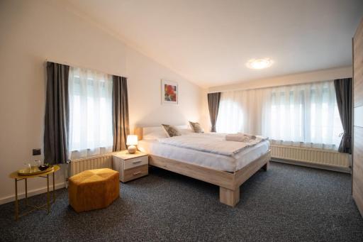 Four Roses - Housity