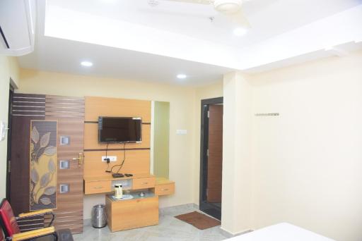 Hotel Sri Hasmitha - Housity