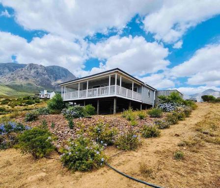 Exquisite chalet on private nature reserve - Housity