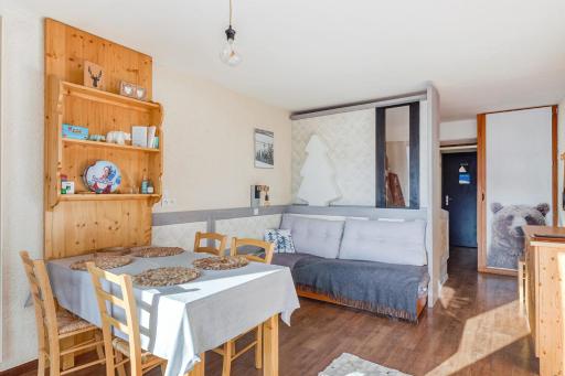 Sunny studio with balcony - Housity