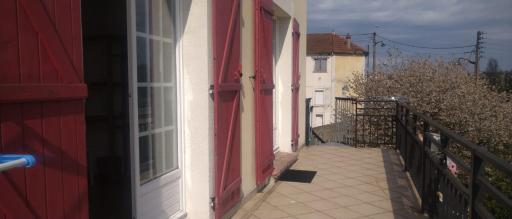 F2 accueillant de 54 m² refait à neuf - Housity