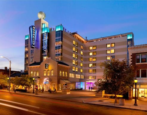 The Moonrise Hotel - Housity