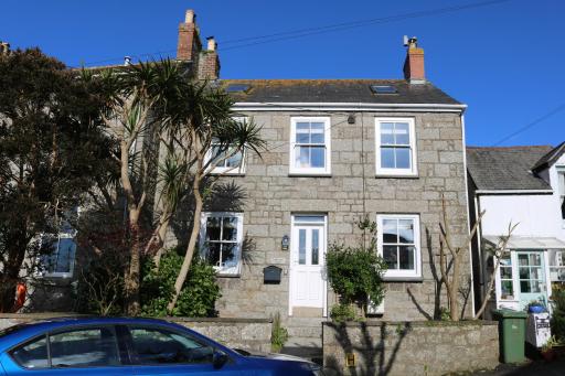 Large cottage, 3 beds all en-suite, small village location overlooking Mousehole - Housity