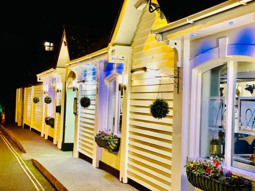Ashbys Accommodation & Spa hire - Housity