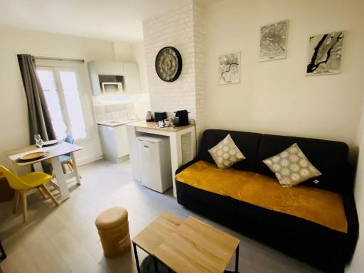 ENGHIEN-LES-BAINS: studio au cœur du centre ville. - Housity