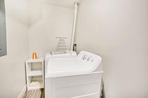 New Furnished 2Bd Apt! Great for Long Stays - Housity
