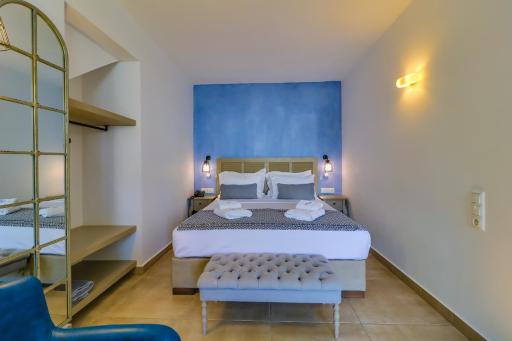 Theros Villas & Suites - Housity