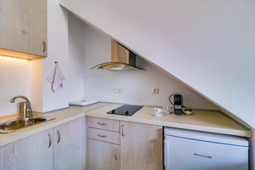 Theros Villas & Suites - Housity