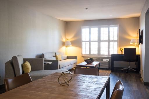 Hotel Indigo Napa Valley, an IHG Hotel - Housity