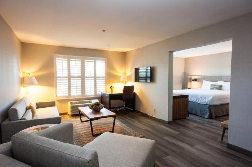 Hotel Indigo Napa Valley, an IHG Hotel - Housity
