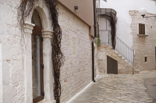 Nel Vicoletto - Housity