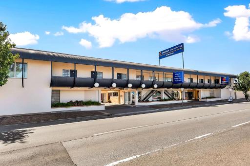 Comfort Inn & Suites Manhattan - Hizvo