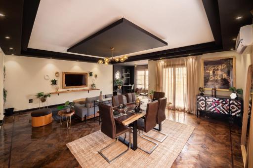 The Bold Parisian House - Steps From The Best Mall in Cairo - Housity