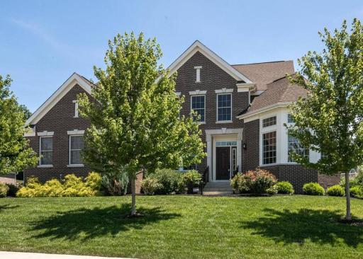 Lakefront view 5 bedroom home with basement - Housity