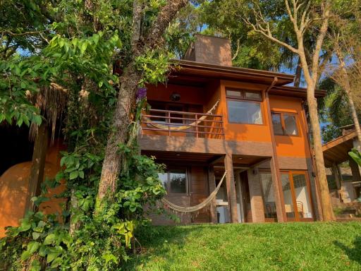 Casa na montanha em condomínio de alto padrão - Housity