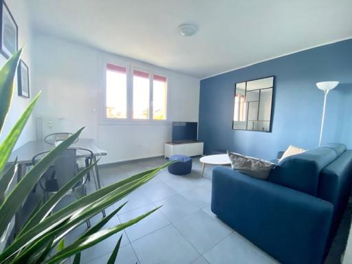 LE DENIM DE NIMES - P2 +1 PLACE PARKING PRIVEE - Housity