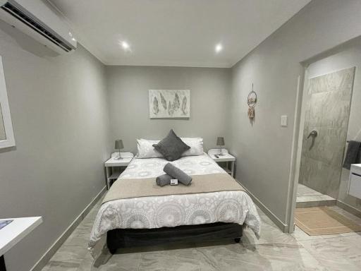 Guest house on Gillian Unit 4 - Housity