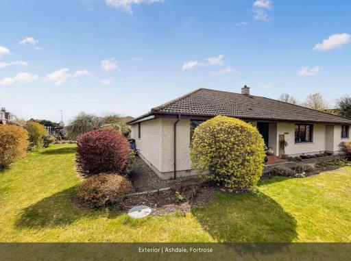 Great location for golf, beach, viewing dolphins. - Housity