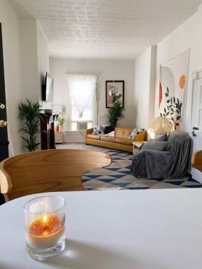 Downtown Retro Retreat # 2 - Housity