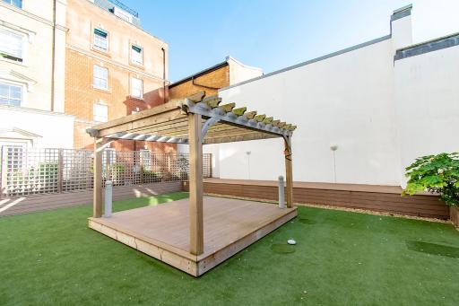 MODERN 1 BED FLAT 2 MINS WALK FROM RESTAURANTS BARS CLUBS & BEACH! Wow! - Housity