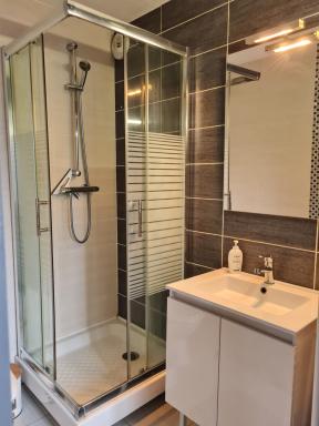 Le Petit Charmeur, parking, Wifi, gare - Housity