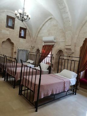 Mardin tarihi ulu Cami yanı, tarihi Konak - Housity