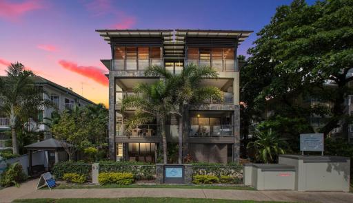 Sea Point on Trinity Beach - Housity