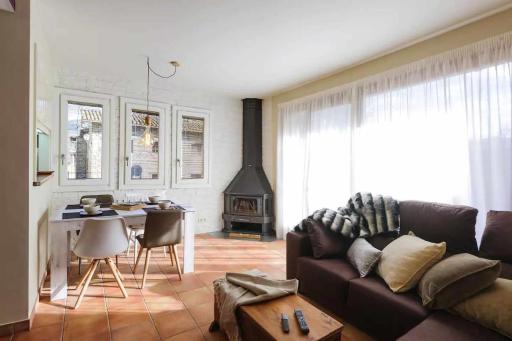 Apartamento Can Trona 1B Turismo volcánico en la Garrotxa - Housity