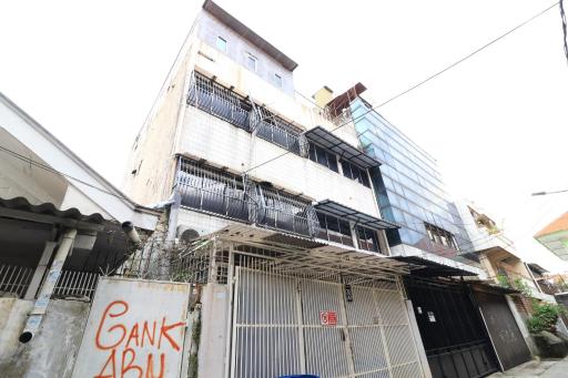 Eiffel Residence Batu Tulis 35A1 - Female Only - Housity
