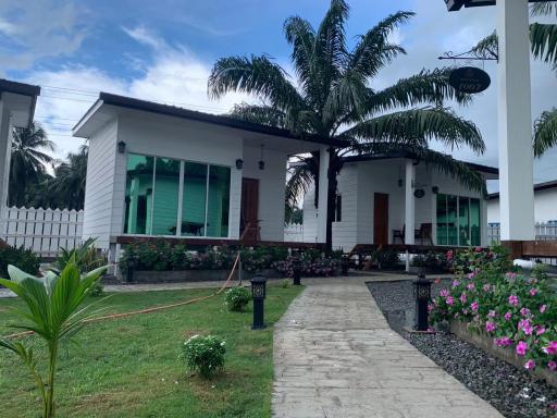 THE RICH VILLA - Housity