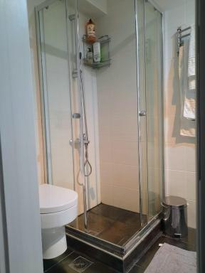 One bedroom apartment new with large living room - Housity