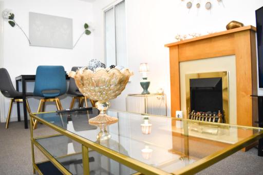 Lovely serviced apartment with free parking and WIFI - Housity