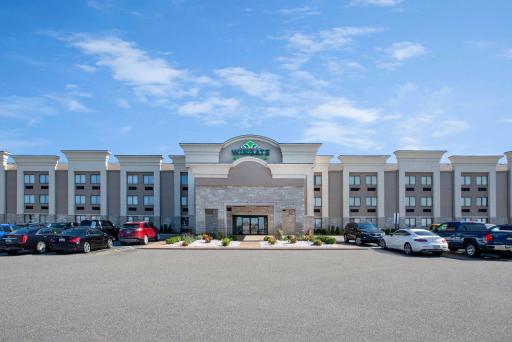 Wingate by Wyndham Detroit Metro Airport - Housity