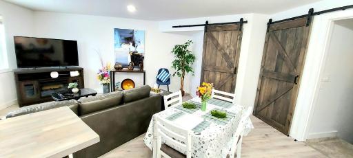 Executive 2 Bed 2 Bath Furnished - All inclusive - Housity