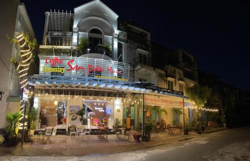 Sampan House - Housity