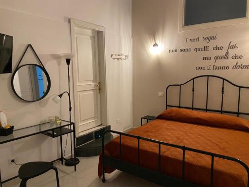 Malafemmena - Housity