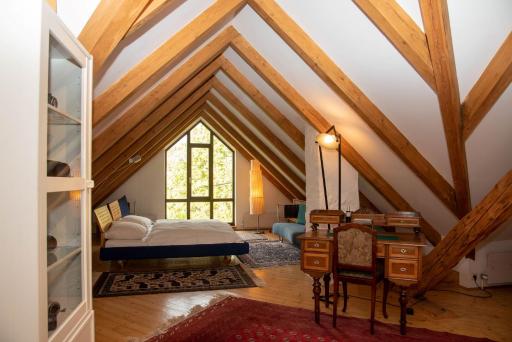 WALD-LAND-HOF Schloss Rosenau - Housity