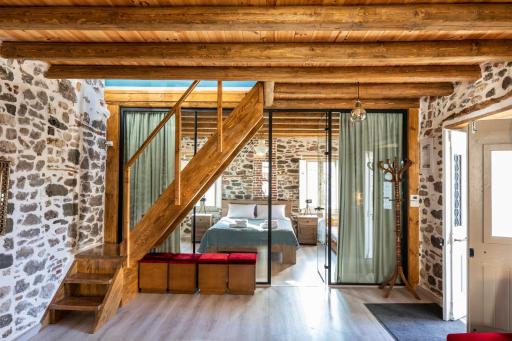 StoneVillaMouzaki Luxury Mansion - Housity