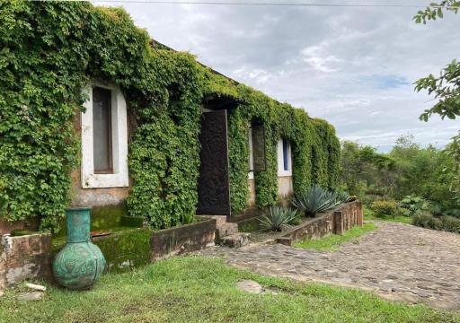 Casa Cuetlani by Dicasi Vacations - Housity