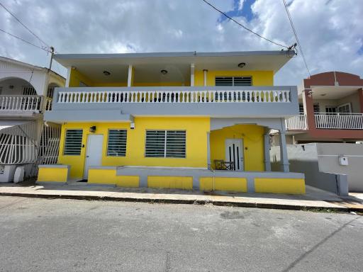 Barbosa Catano Unit 3, Near The Ocean, Freshly Remodeled, Sleeps 8 - Housity