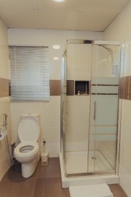 Sinclair Lake Chad - Housity